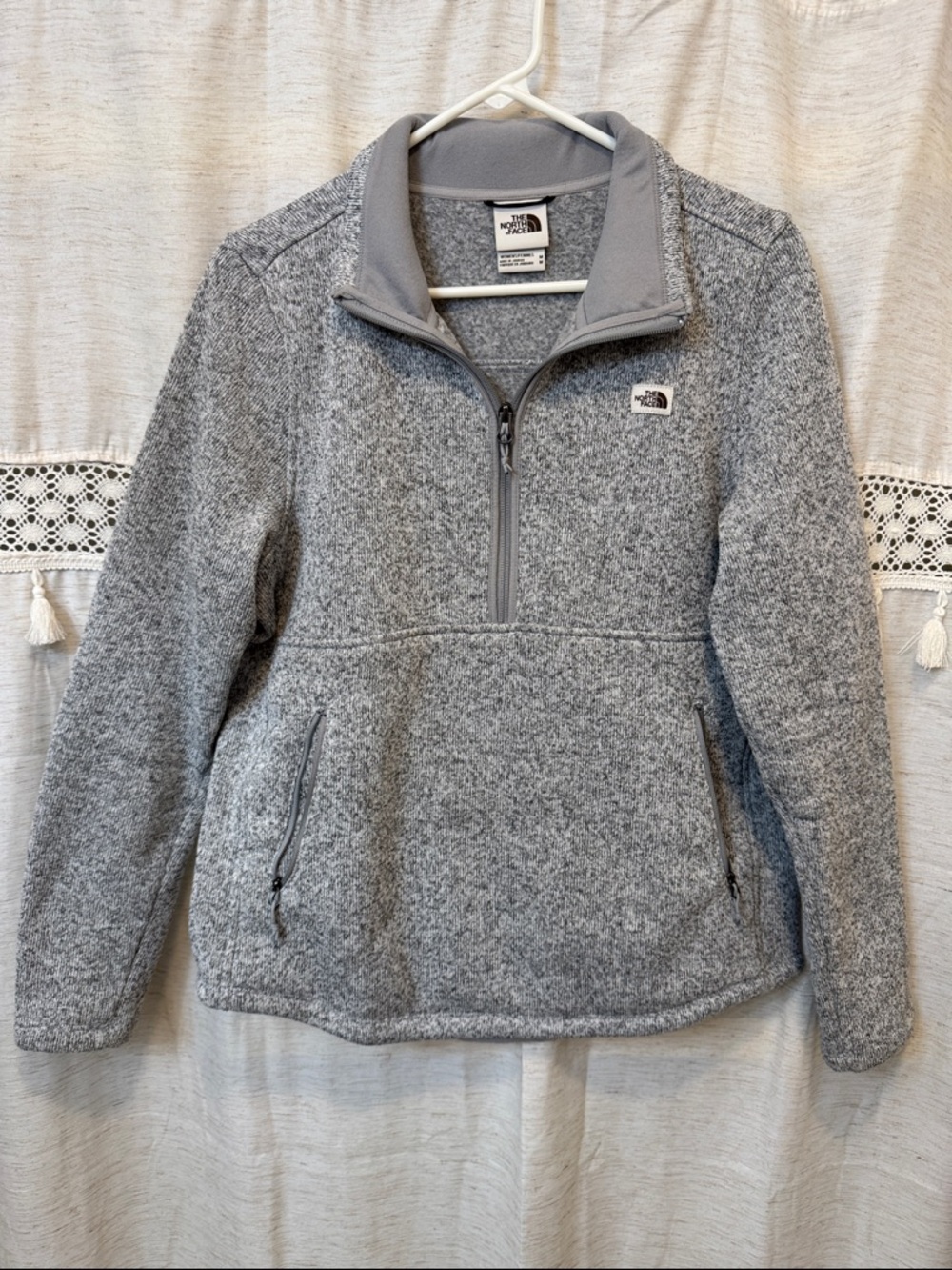 The North Face Women's Light Heather Gray Quarter-Zip Fleece